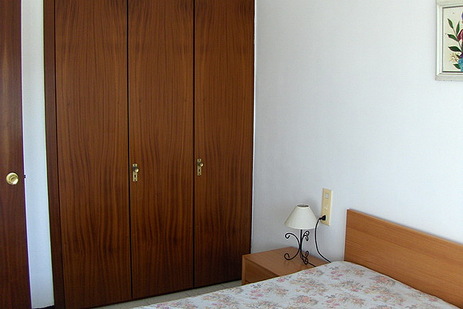 Dormitorio con armario empotrado, Ático Esmeralda, Peñiscola